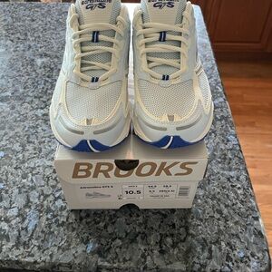 Brooks Adrenaline GTS 4 White and Blue Men's Running Sneakers